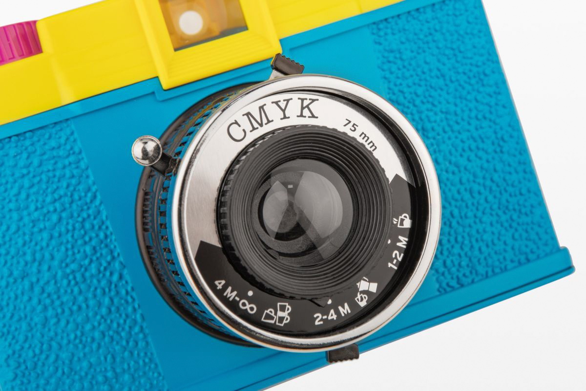 Пленочный фотоаппарат Lomography Diana F+ CMYK