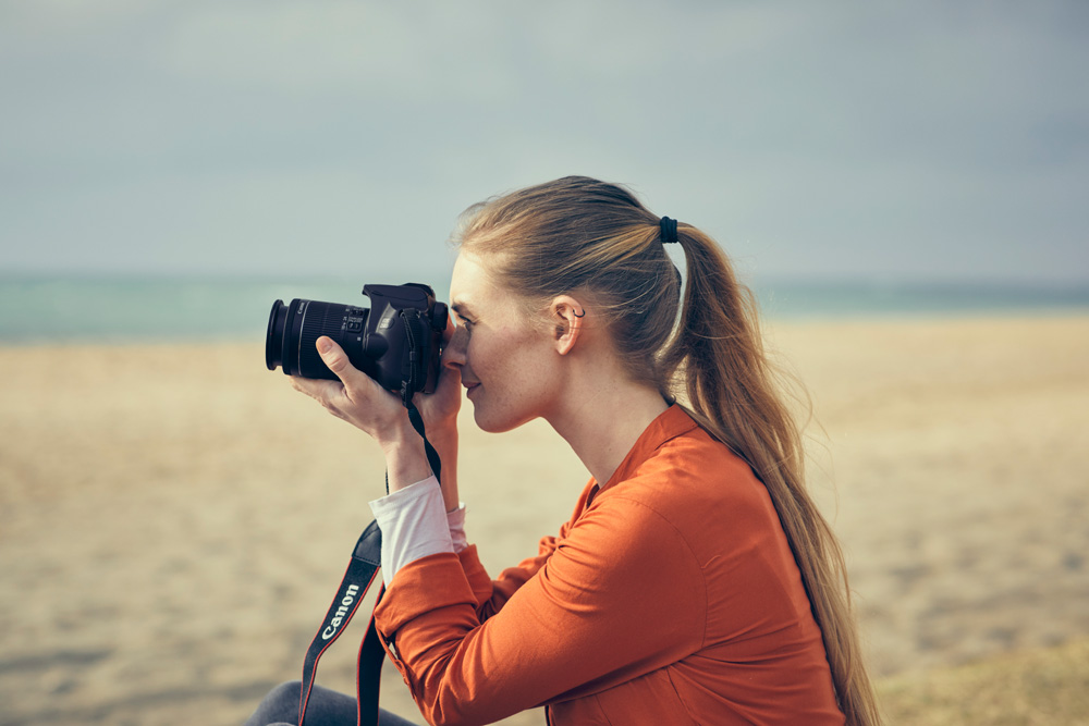 Зеркальный фотоаппарат Canon EOS 250D Kit 18-55mm DC III, черный
