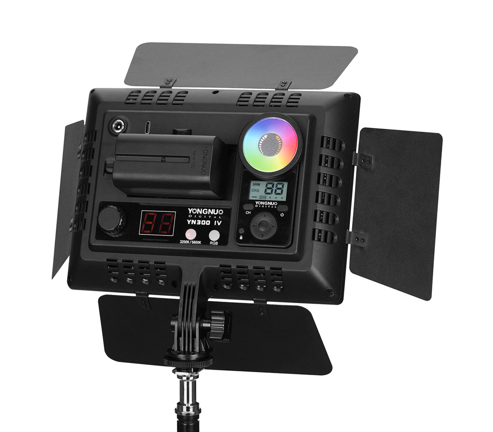 Осветитель Yongnuo YN300 IV, светодиодный, 3200-5600K, RGB, 18 Вт