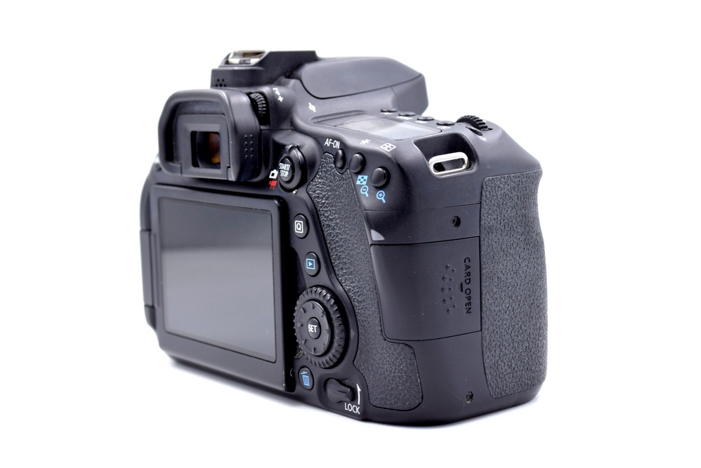 Зеркальный фотоаппарат Canon EOS 80D Body (состояние 5-) (б/у)