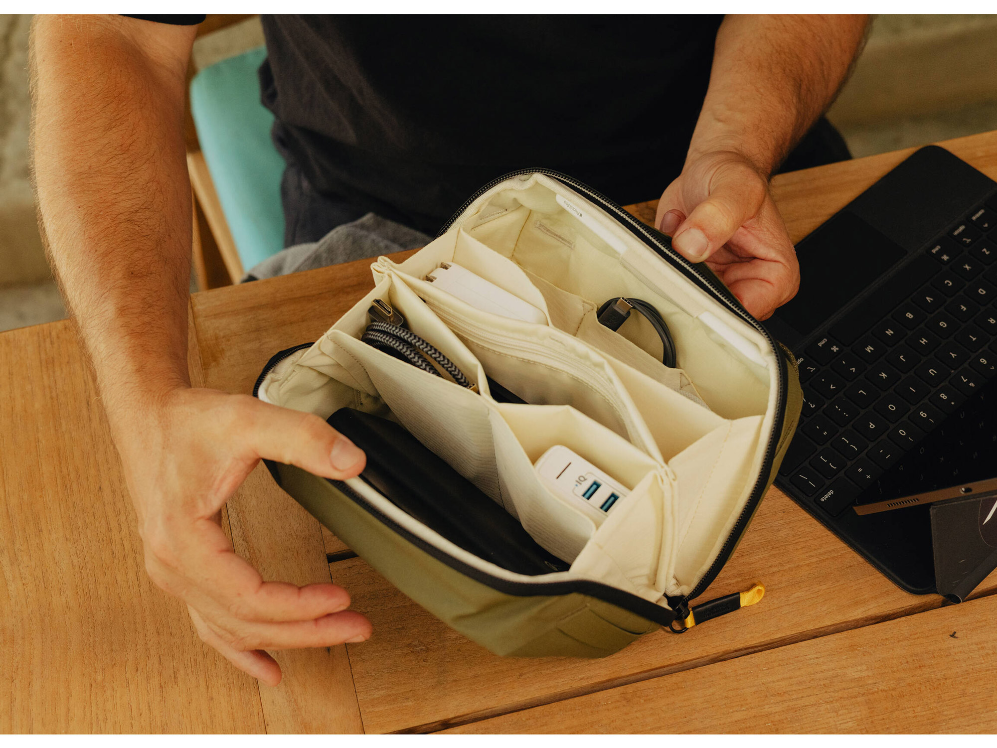 Сумка Peak Design Tech Pouch v3 для аксессуаров, цвет Kelp, оливковый