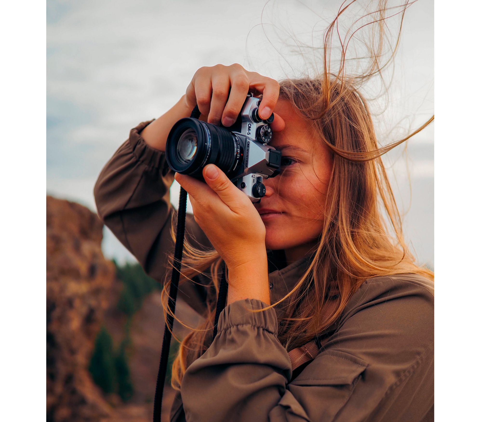 Беззеркальный фотоаппарат OM System OM-5 Mark II Kit 12-45mm f/4 PRO черный