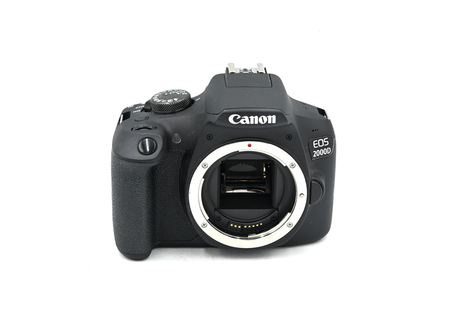 Зеркальный фотоаппарат Canon EOS 2000D Kit EF-S 18-55mm DC (состояние 5-) (б/у)