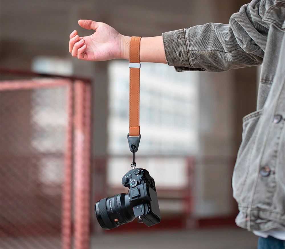Ремень на запястье PGYTECH Camera Wrist Strap, цвет Earth Brown