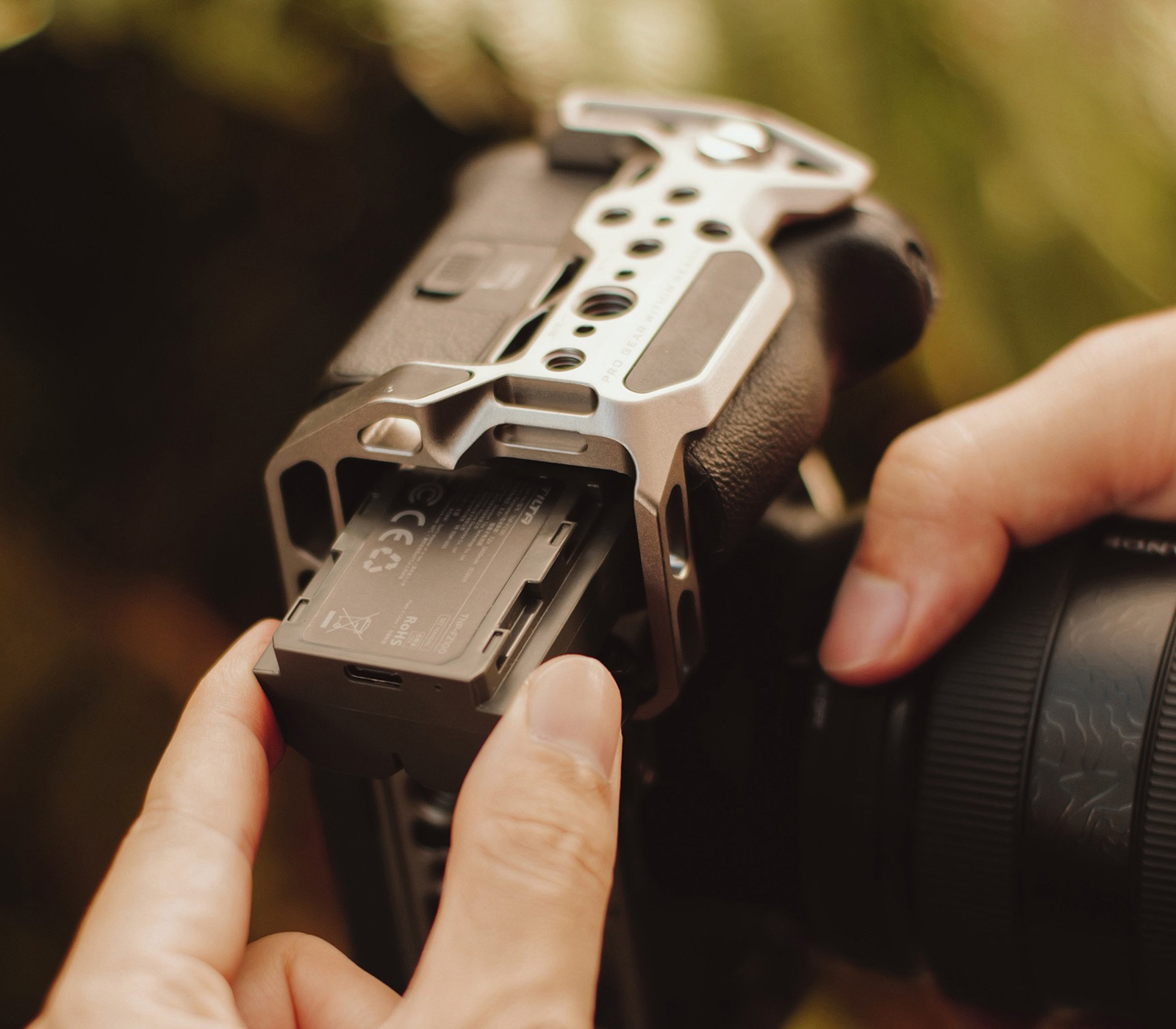 Аккумулятор Tilt NP-FZ100 с разъемом USB-C, 2400 мАч (уцененный)