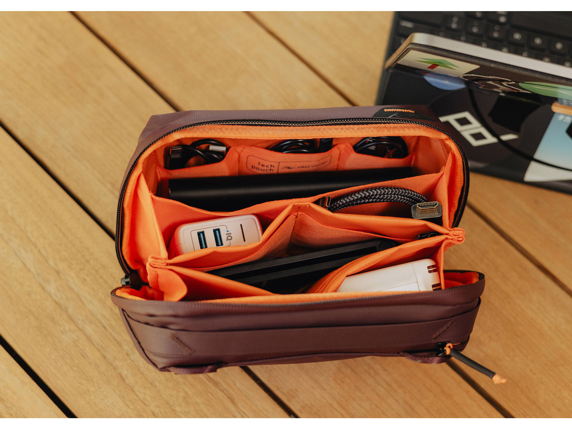 Чехол-органайзер Peak Design Tech Pouch v3, цвет Eclipse, бордо