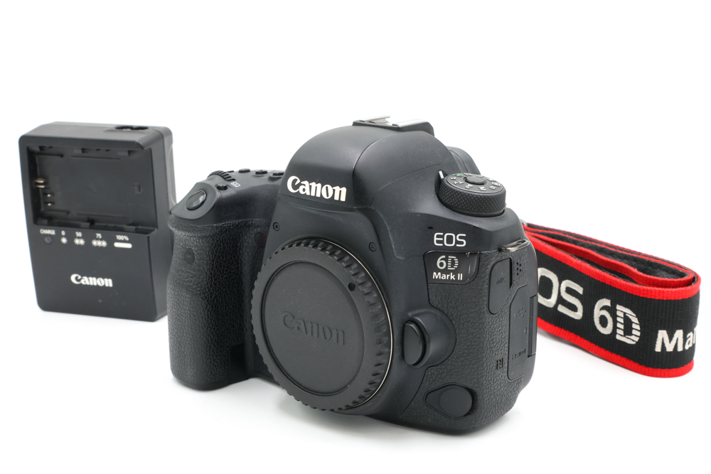 Зеркальный фотоаппарат Canon EOS 6D Mark II Body (состояние 4) (б/у)