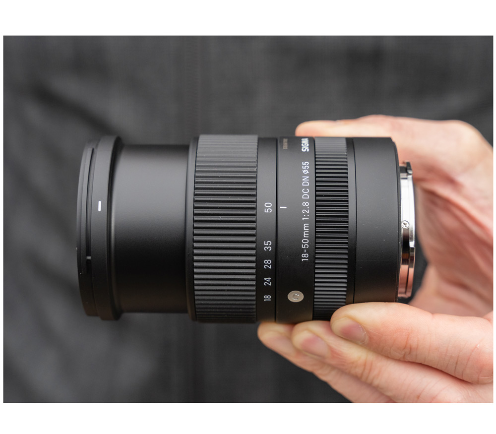 Объектив Sigma 18-50mm f/2.8 DC DN Contemporary Sony E