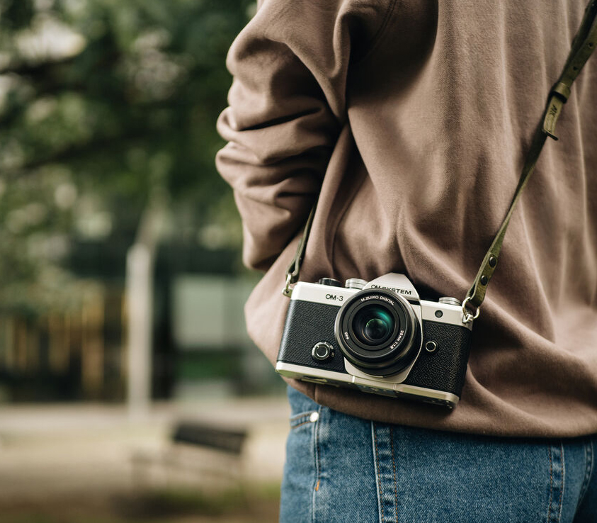 Беззеркальный фотоаппарат OM System OM-3 Kit серебристый + 12-45mm f/4.0 Pro, черный