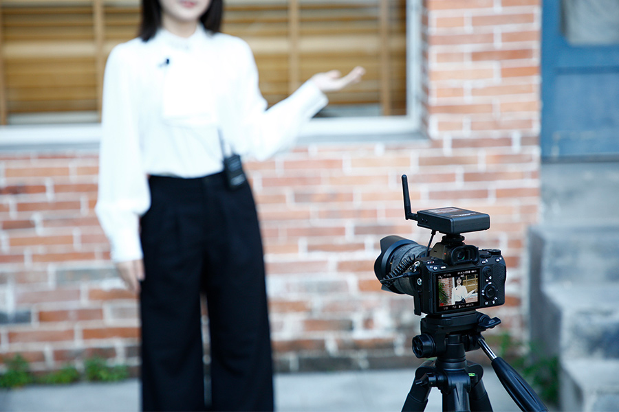 Беспроводная система Saramonic SR-WM2100X, TX+TX+RX, 2.4 ГГц, 3.5 мм TRS / TRRS, USB-A/ USB-C