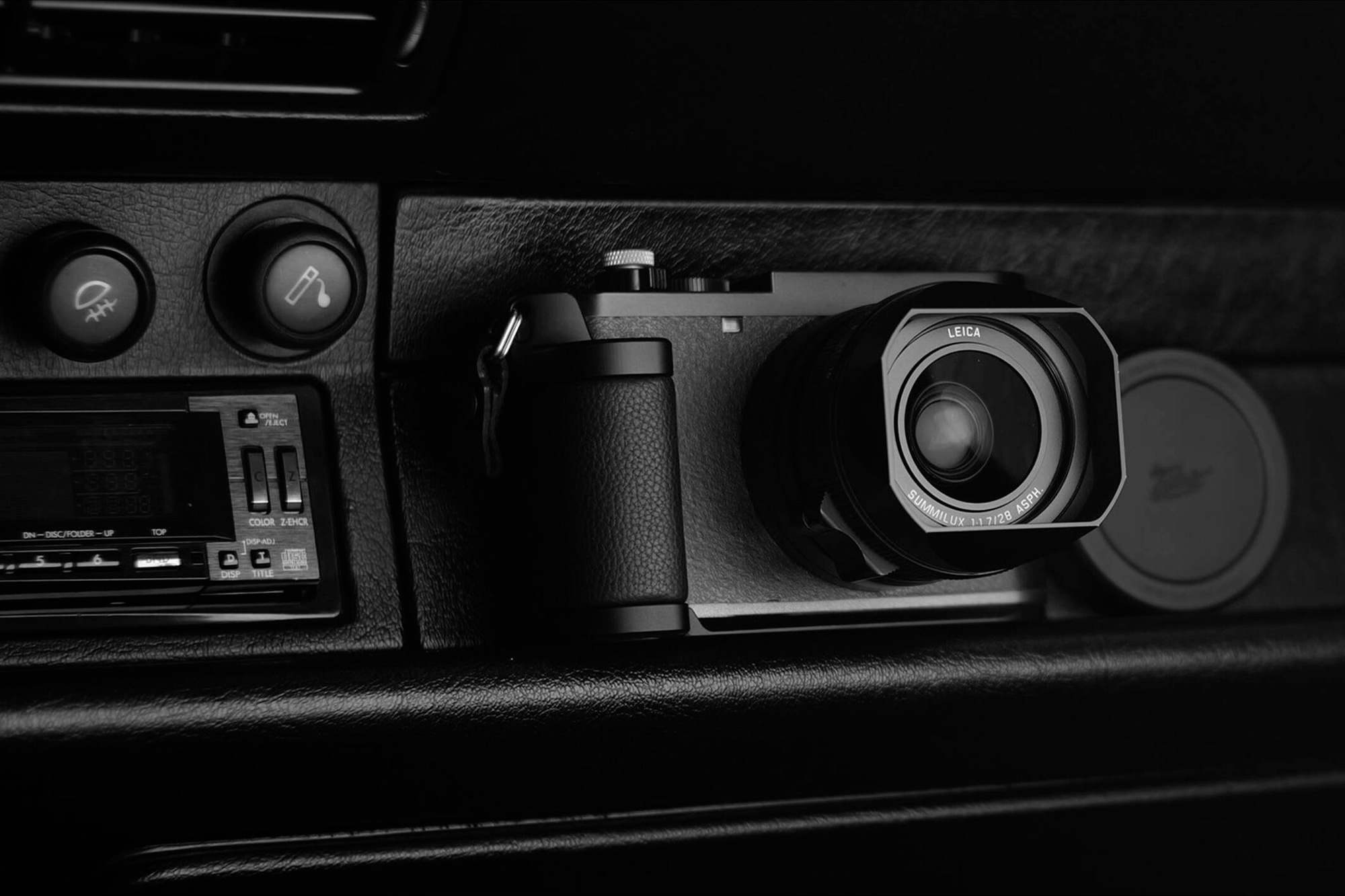 Набор аксессуаров Tilta Vintage Camera Cage Base Kit для Leica Q3, черный