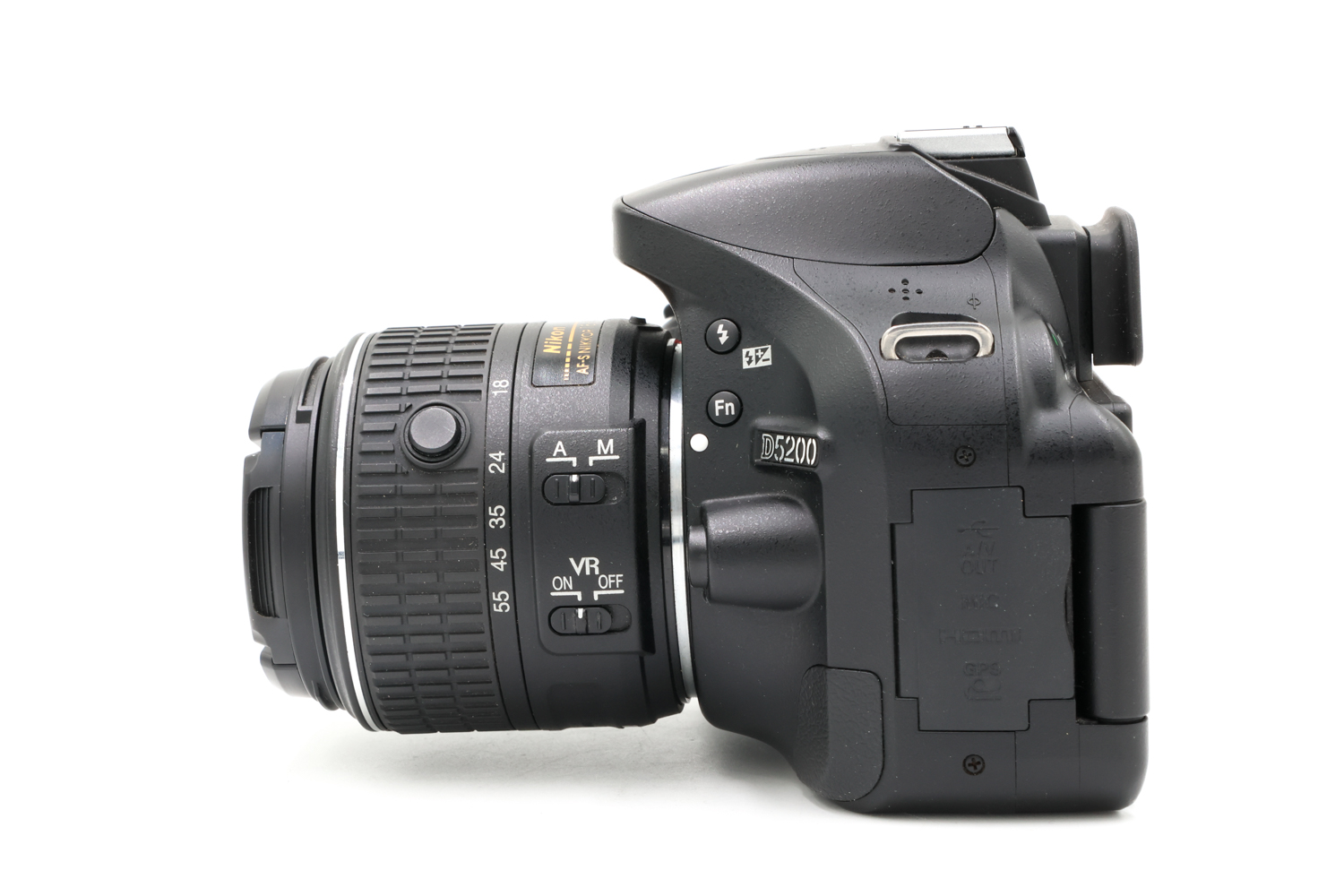 Зеркальный фотоаппарат Nikon D5200 Kit AF-S 18-55mm VR II (состояние 5) (б/у)