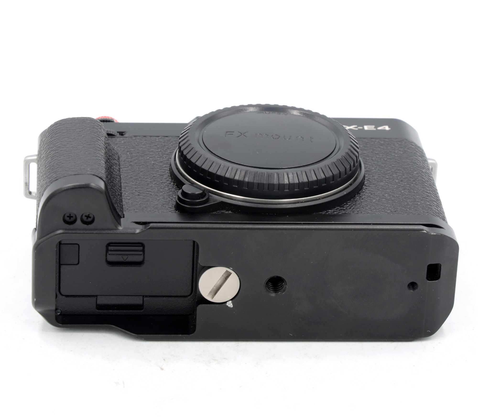 Беззеркальный фотоаппарат Fujifilm X-E4 Acc Kit MHG-XE4/TR-XE4 черный (состояние 5-) (б/у)