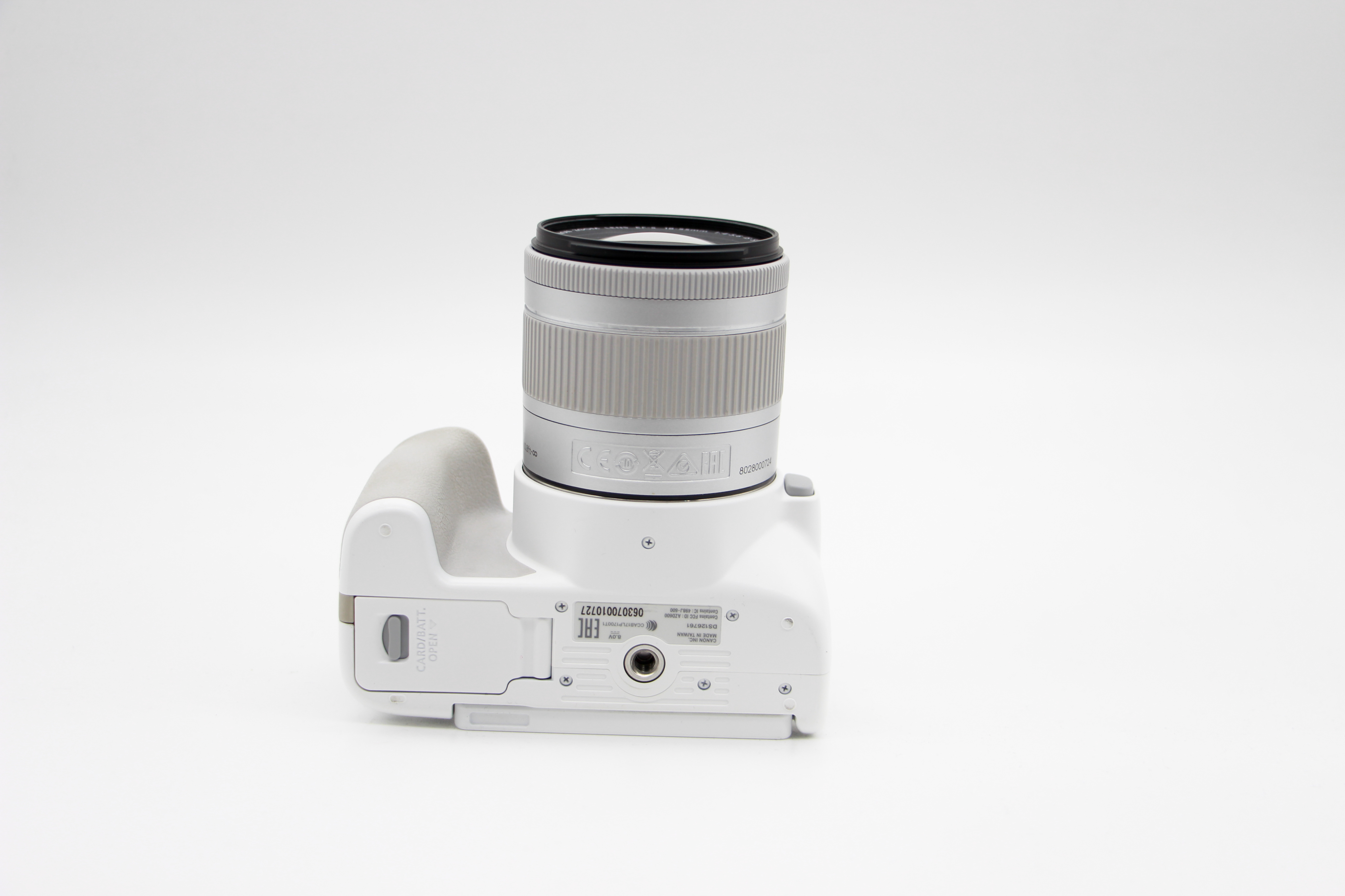 Зеркальный фотоаппарат Canon EOS 250D Kit 18-55mm f/4-5.6 IS STM White (состояние 5) (б/у)