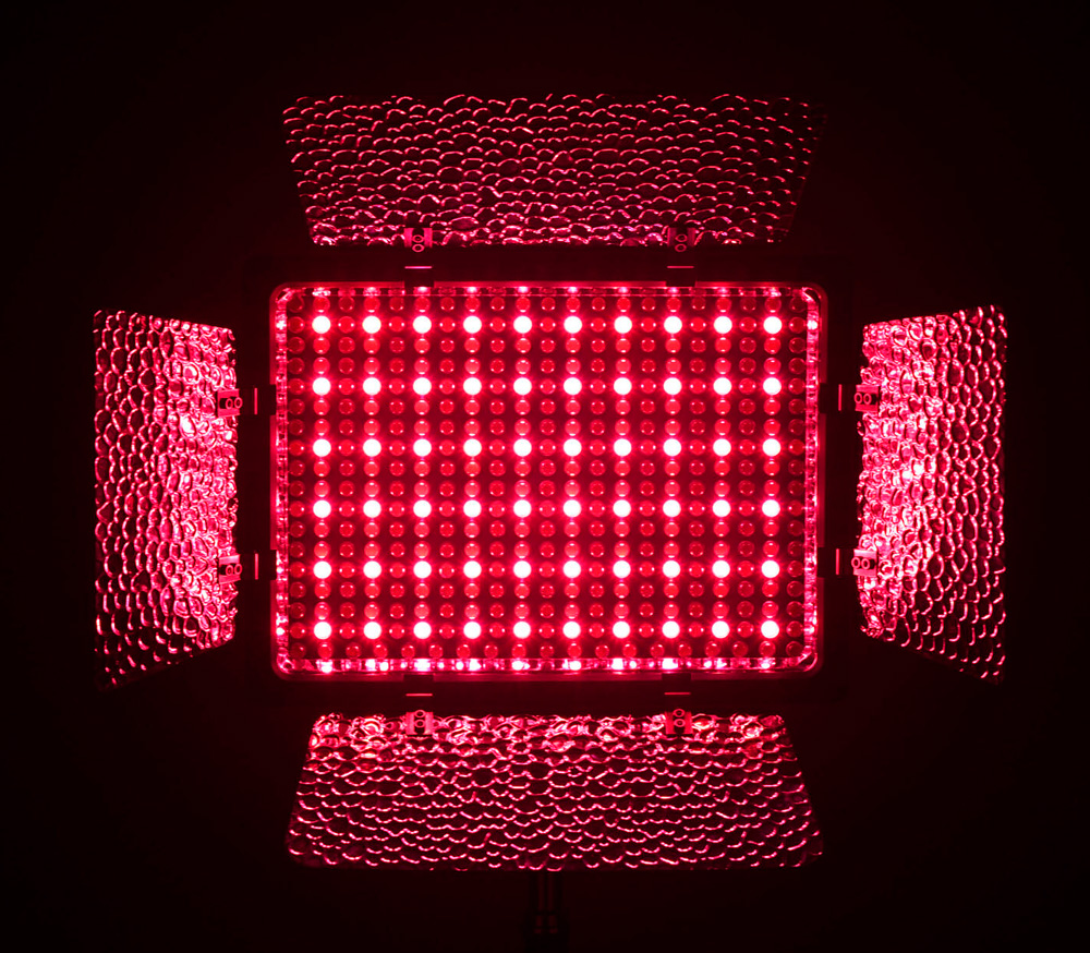 Осветитель Yongnuo YN300 IV, светодиодный, 3200-5600K, RGB, 18 Вт