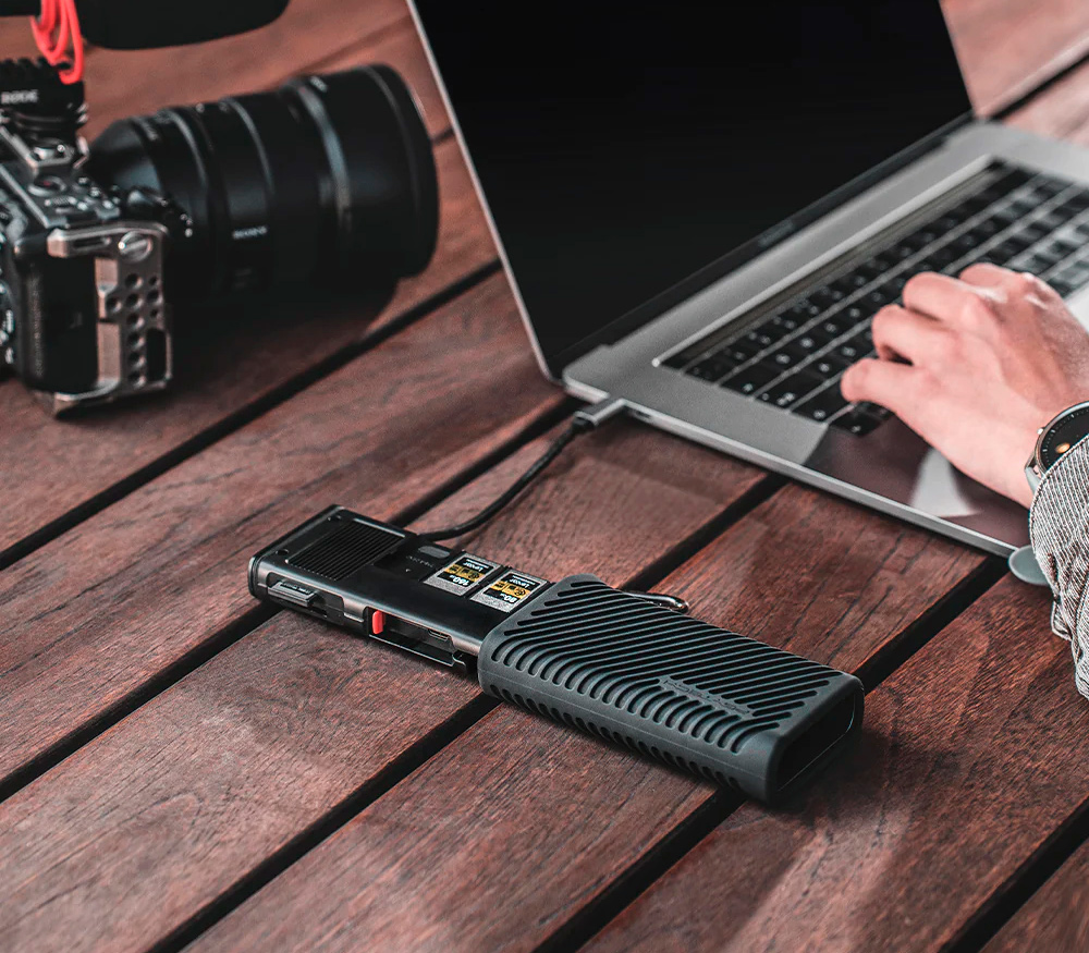 Карт-ридер и чехол PGYTECH CFexpress CreateMate, для CFE-A / SD, черный (уцененный)