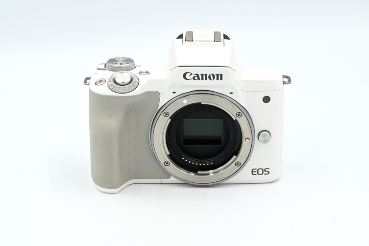 Беззеркальный фотоаппарат Canon EOS M50 Kit EF-M 15-45mm IS STM, белый (состояние 5-) (б/у)