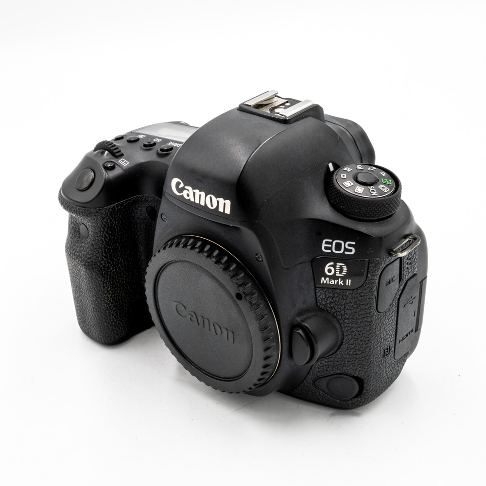 Зеркальный фотоаппарат Canon EOS 6D Mark II Body (состояние 4) (б/у)