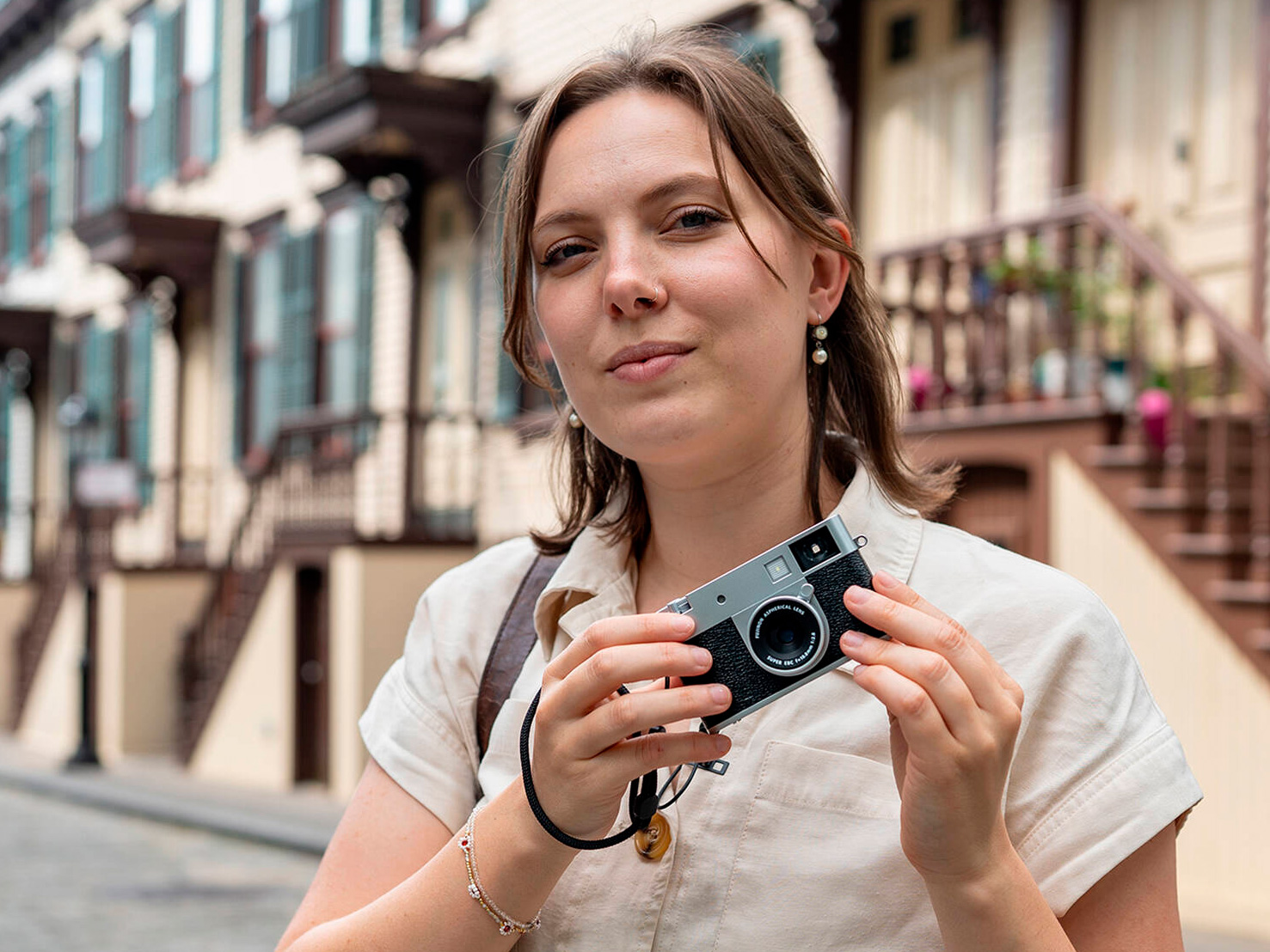 Компактный фотоаппарат Fujifilm X Half, серебристый