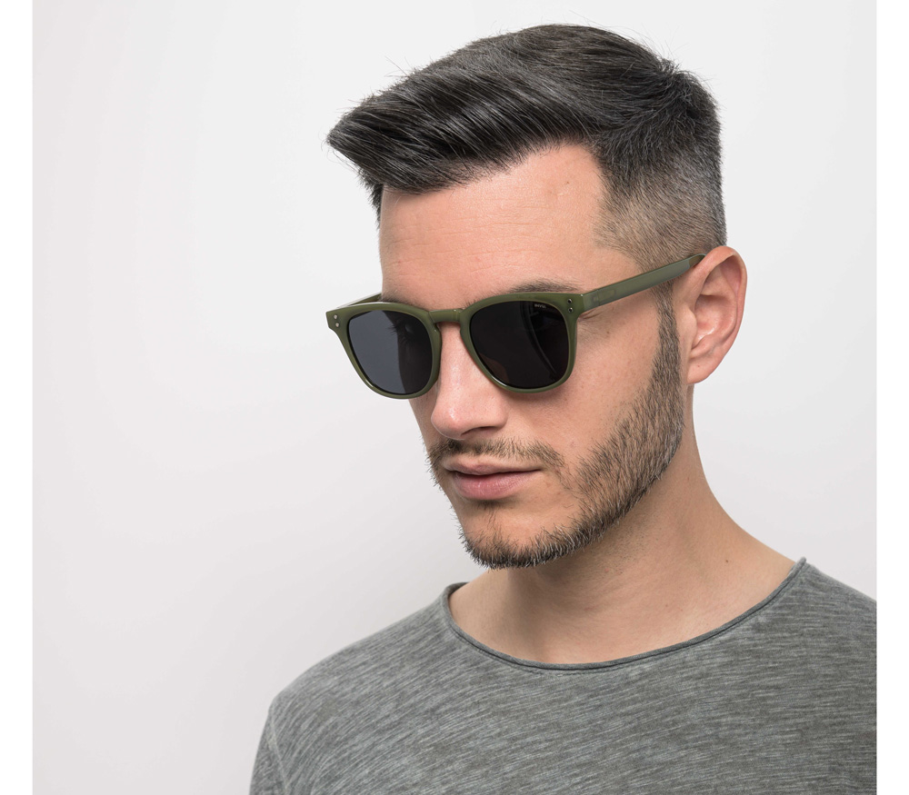 Солнцезащитные очки INVU B2235D, мужские