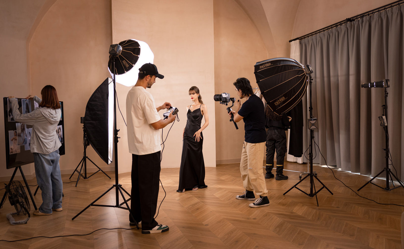 Стабилизатор Zhiyun Crane 4 Combo Kit, электронный