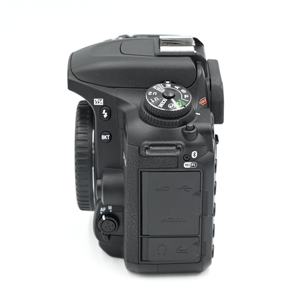 Зеркальный фотоаппарат Nikon D7500 Body (состояние 5) (б/у)