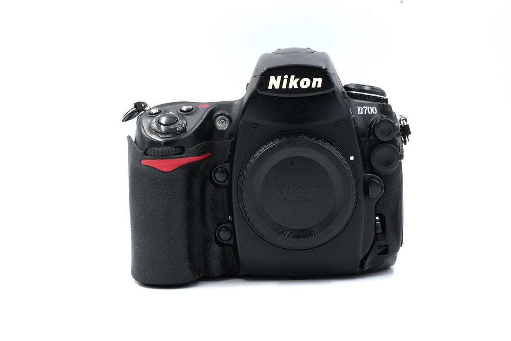 Зеркальный фотоаппарат Nikon D700 body (состояние 4-) (б/у)
