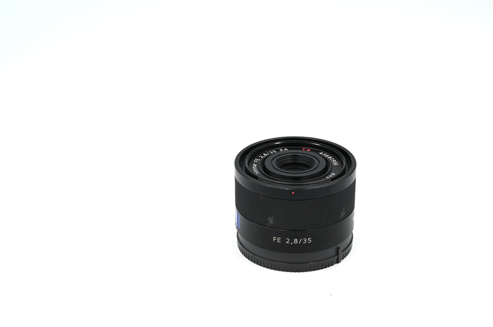 Объектив Sony FE 35mm f/2.8 ZA Carl Zeiss Sonnar T* (состояние 4) (б/у)