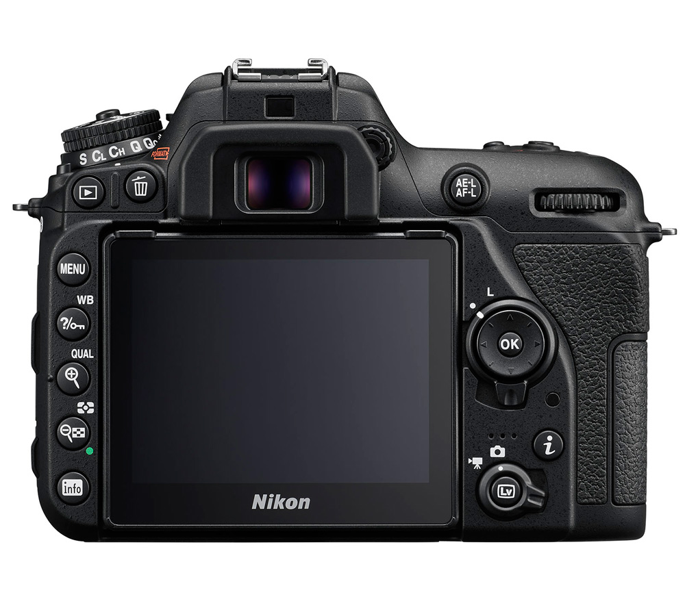Зеркальный фотоаппарат Nikon D7500 Kit с AF-S 18-140 VR