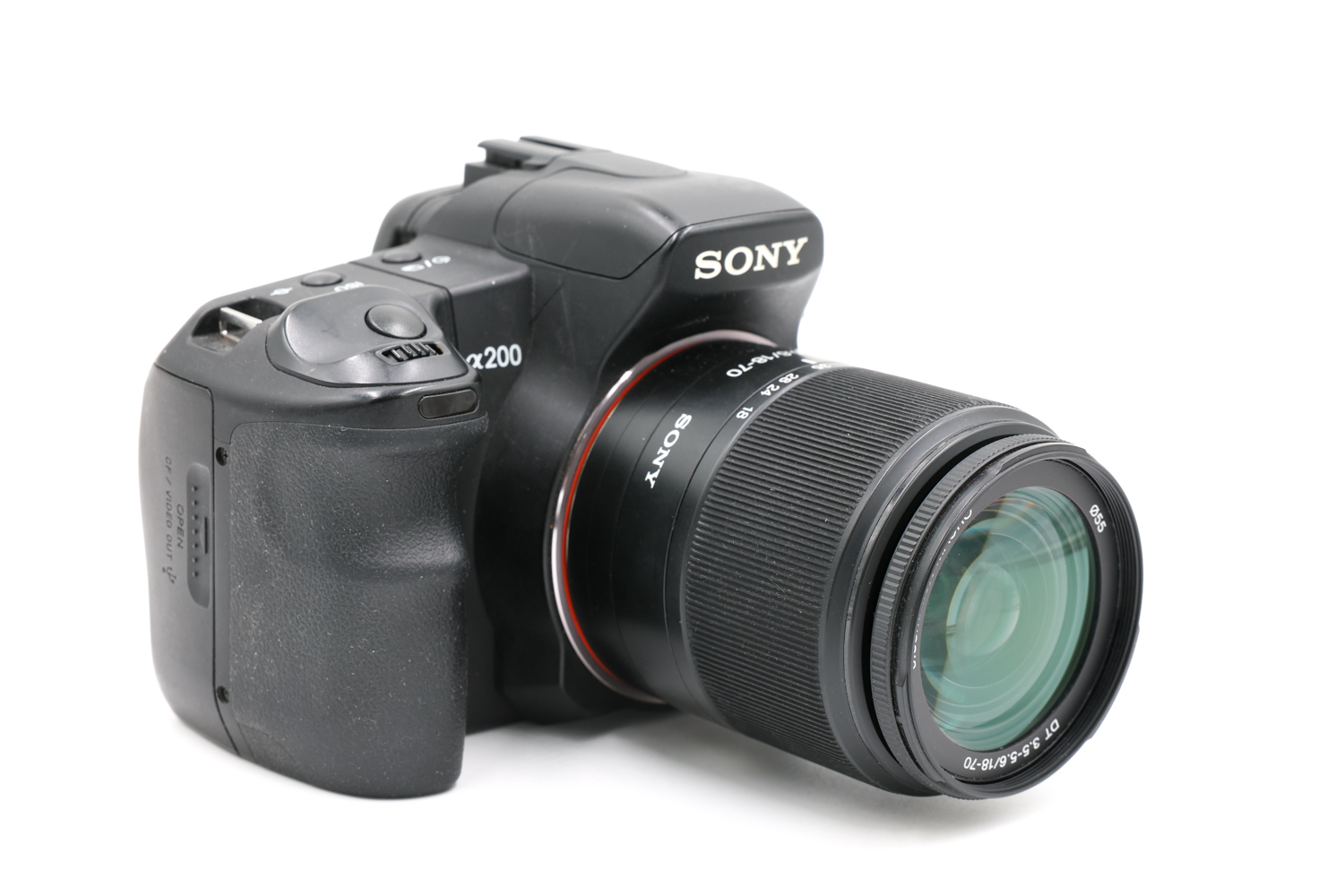 Зеркальный фотоаппарат Sony Alpha 200 + A 18-70mm DT (состояние 5-) (б/у)