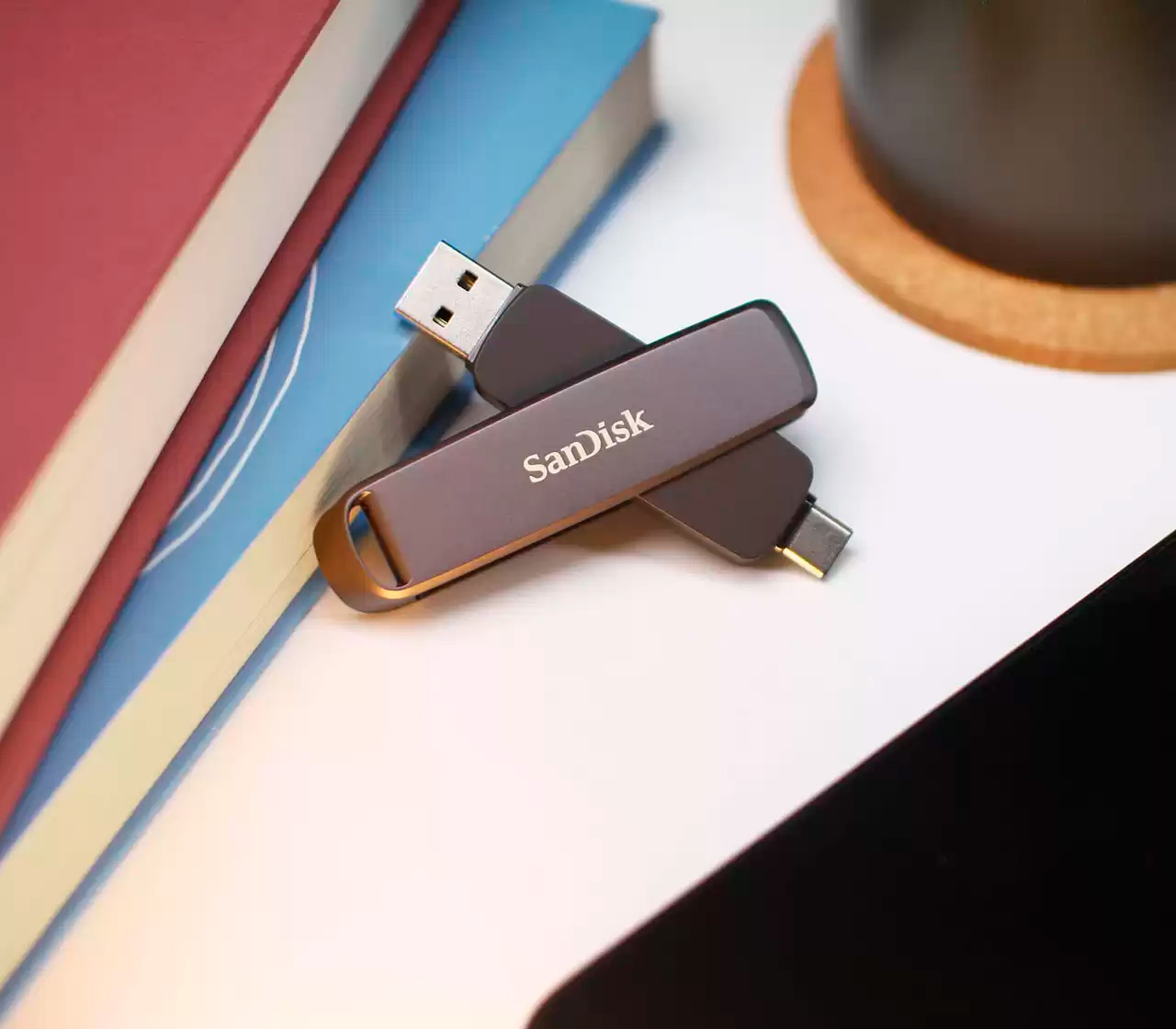 USB накопитель SanDisk USB3.2 Type-C Flash 2TB Extreme Pro Dual Drive R1000/W900 Mb/s