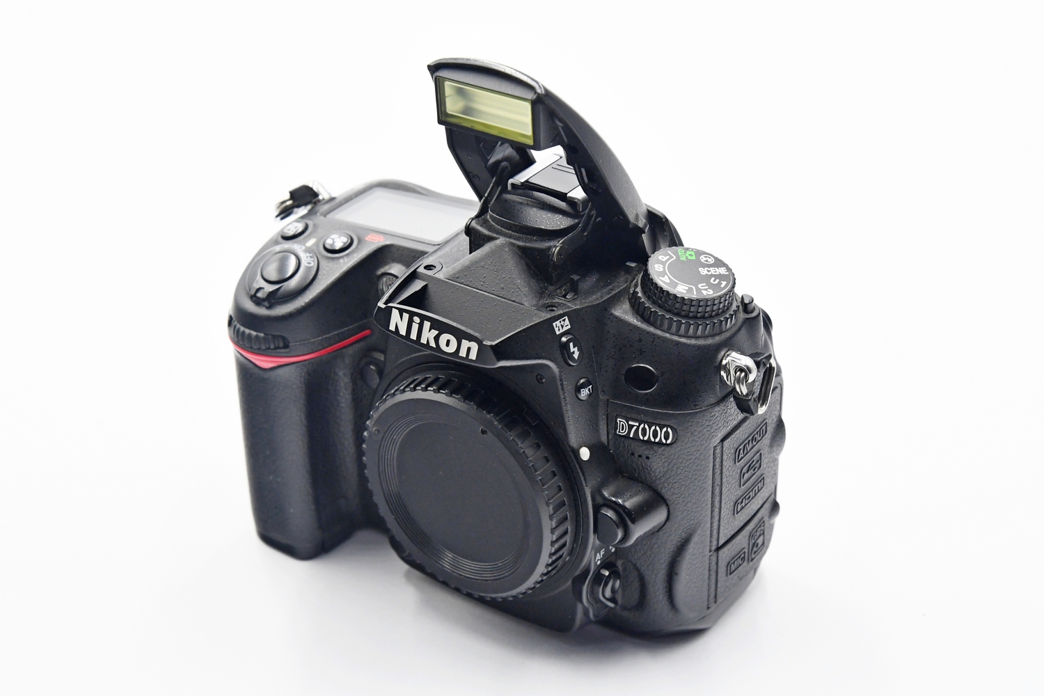 Зеркальный фотоаппарат Nikon D7000 Body (состояние 4-) (б/у)
