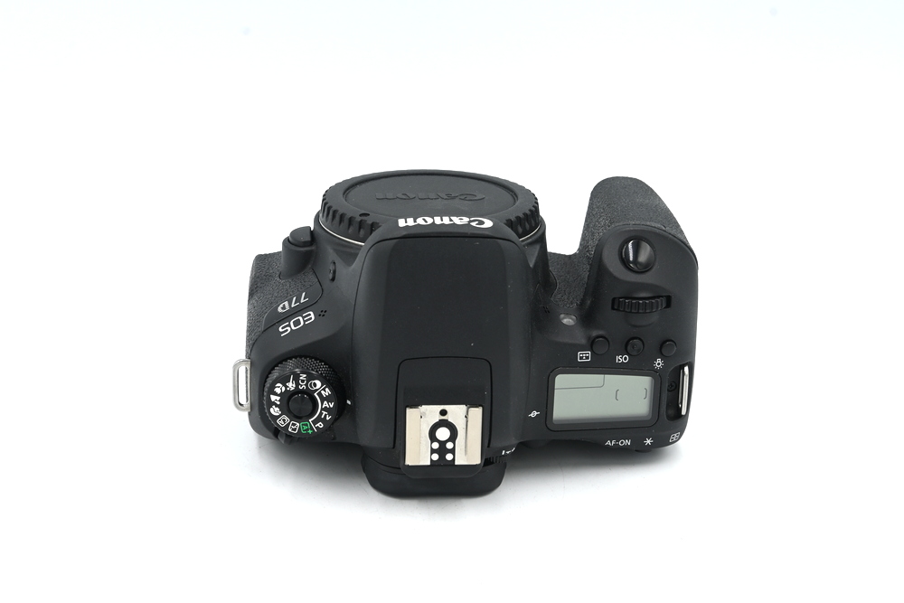 Зеркальный фотоаппарат Canon EOS 77D Body (состояние 5-) (б/у)