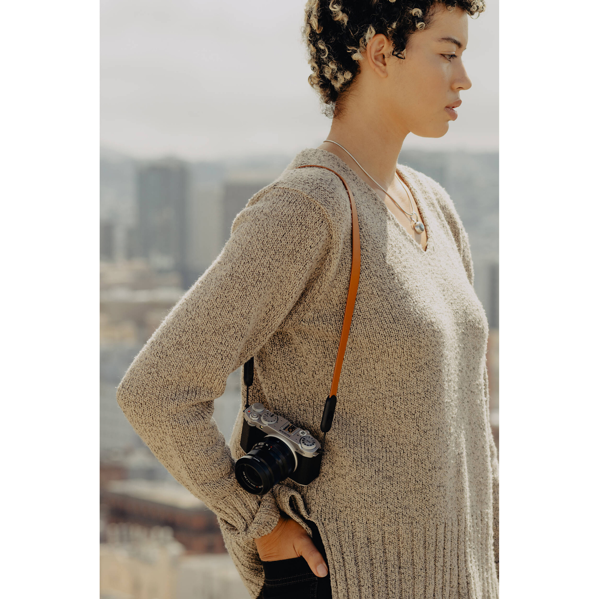 Ремень Peak Design Form Leather Neck Amber, янтарный
